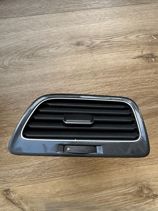 VW Golf VII GTI “Carbono”