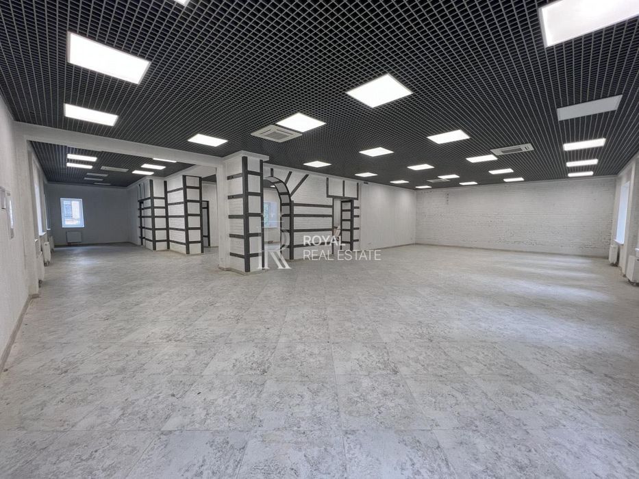 Оренда ОСЗ Офіс 814 м.кв вул. Івана Франка 26 ФАСАД Центр Парковка