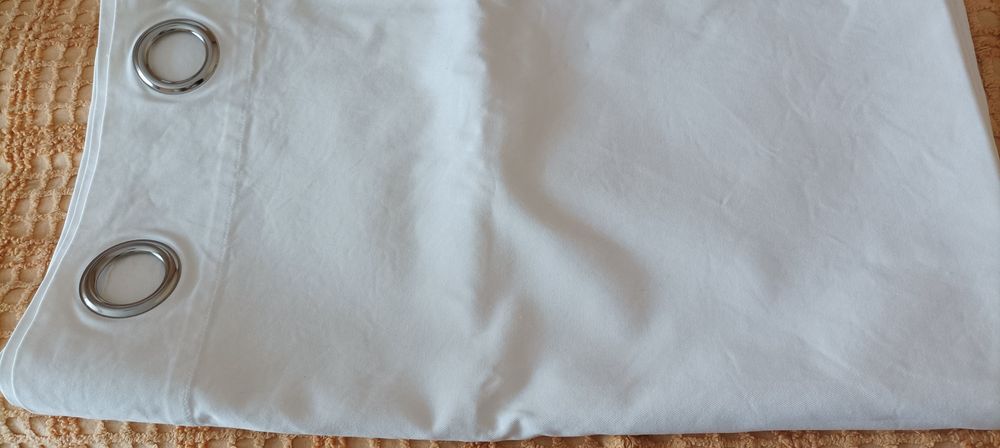 Sztora w kremowym kolorze