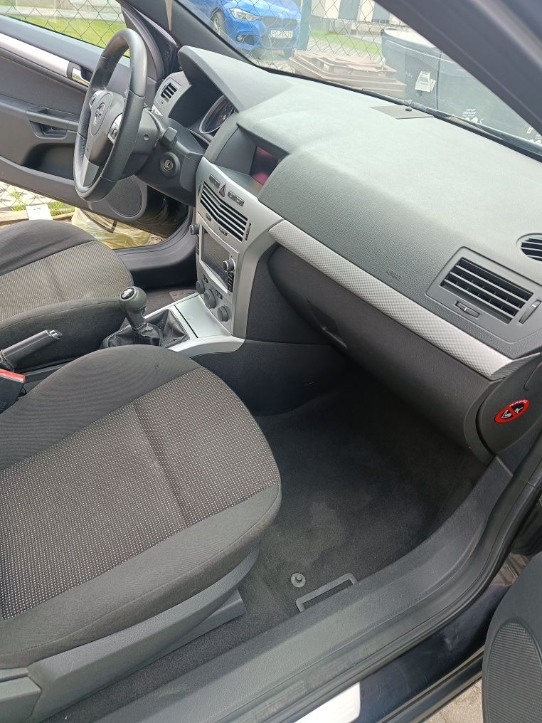 Opel astra h GTC