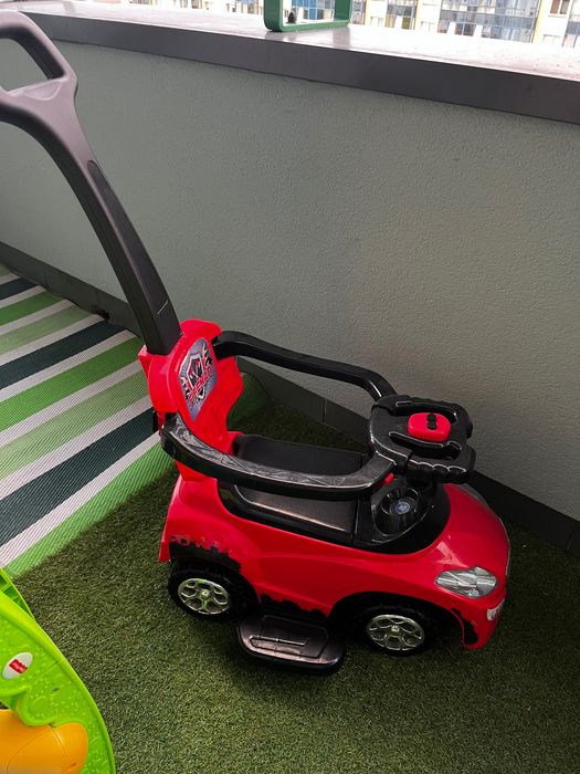 Jeździk pchacz auto chodzik