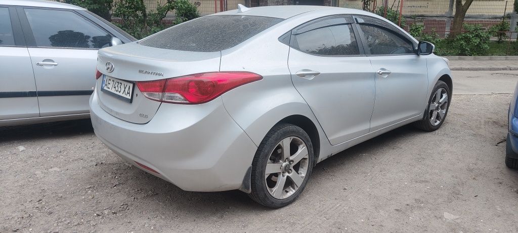 Hyundai Elantra 2013