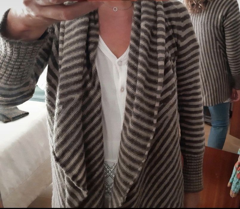 Casaco castanho num modelo muito giro