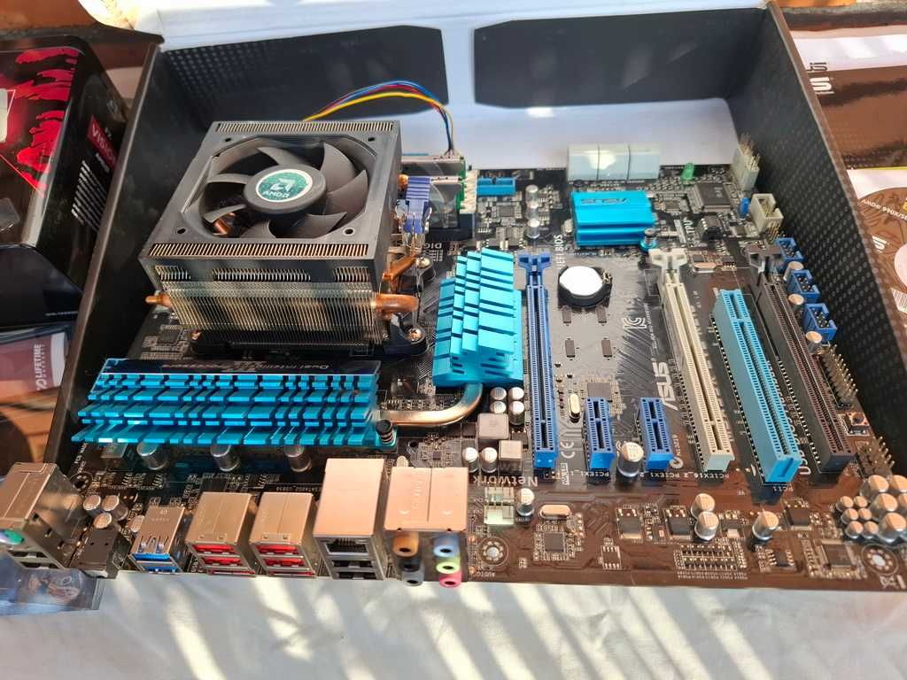Zestaw Płyta Asus M5A99X, AMD FX-8150 3.6Ghz, Kingston 8GB DDR3