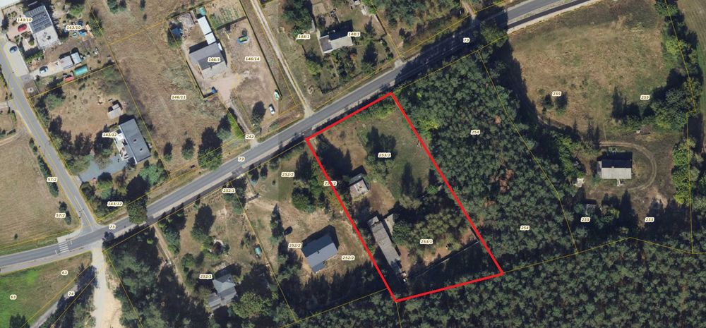 Dzialka z zabudowaniami 0,5ha! Super lokalizacja