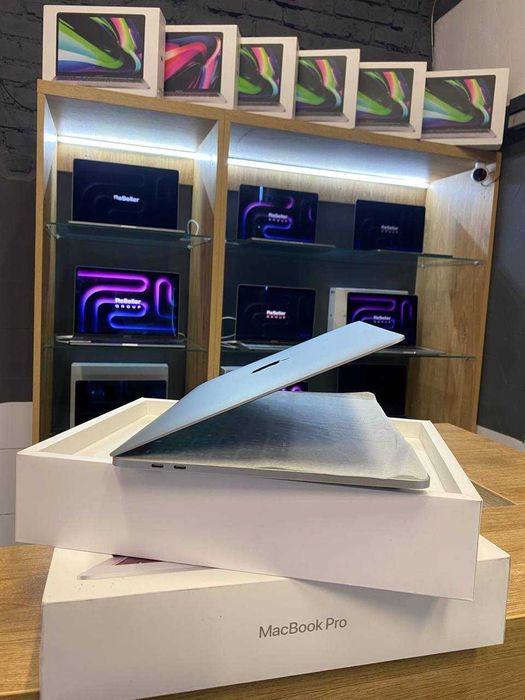 Ноутбук Apple MacBook Pro 13'' M2 8/256GB Silver (MNEP3) 2022