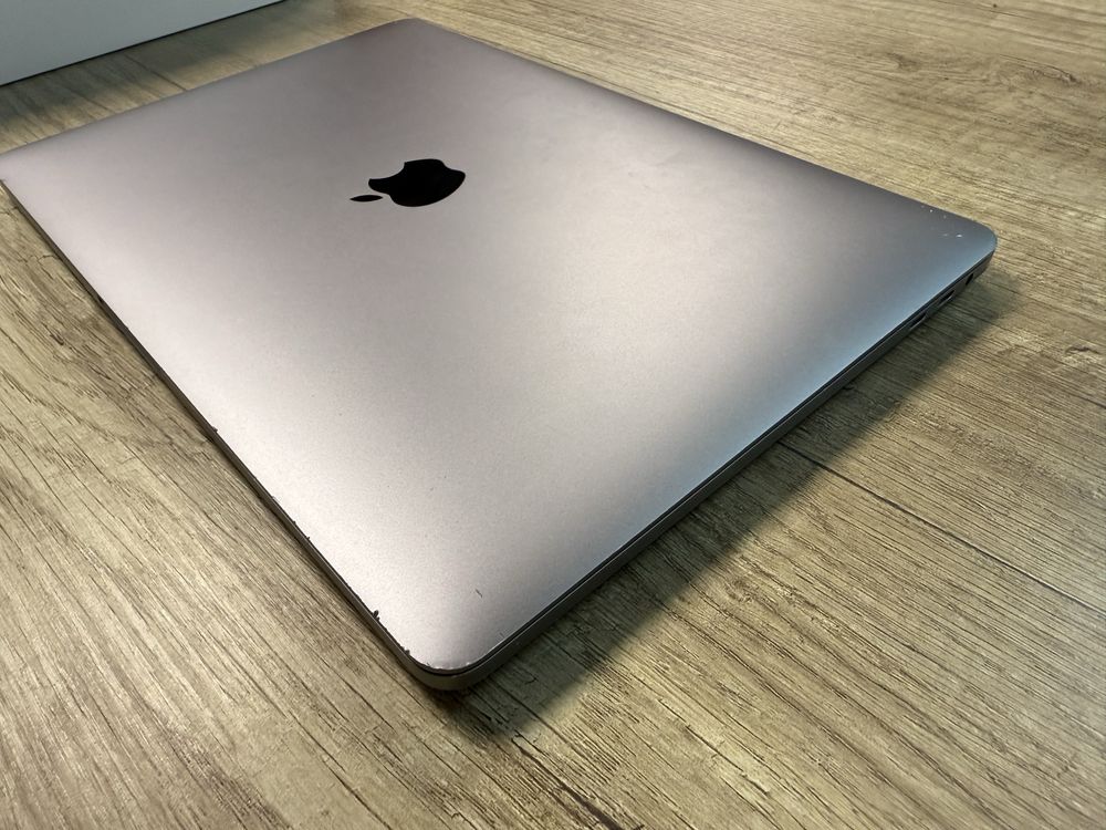 Apple Macbook pro 13 2020 intel i5 16gb ram 1tb ssd