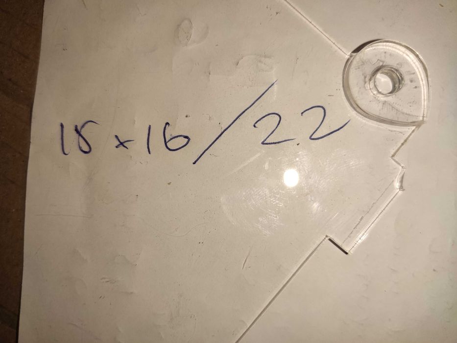 Оргстекло акрил куски прозрачный пластик 16 х 15 /22 см толщина 3 мм