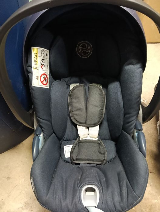 Fotelik Cybex cloud z i-Size rozkładany z bazą