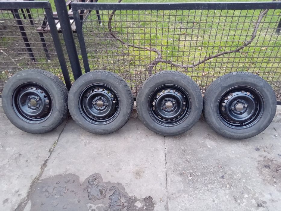 Продам резину з дисками R13 175/70 на Lanos sens