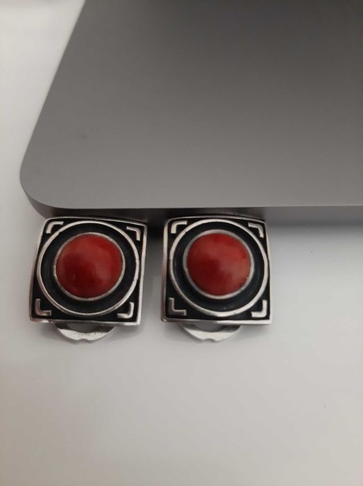 Stare srebrne klipsy z koralowcem