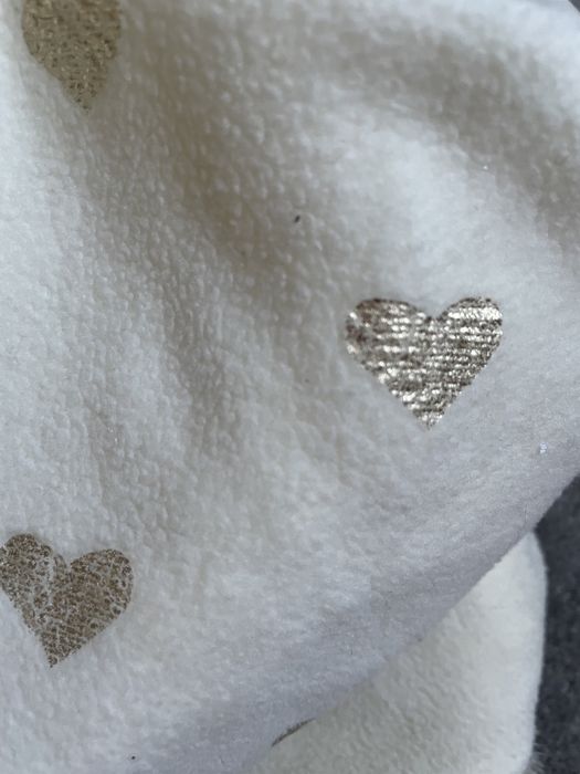 Шапка для девочки с сердечками - белая Accessories на 3-5 лет