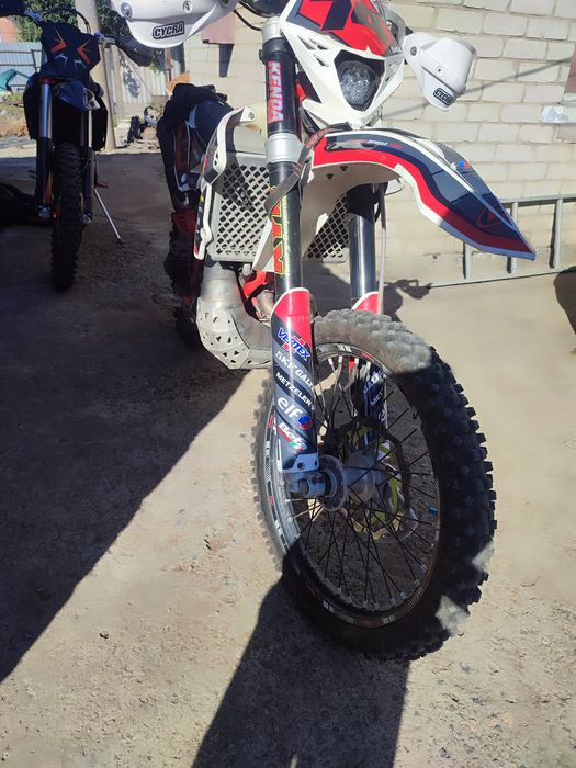 Продам эндуро мото beta rr 200 2019 года