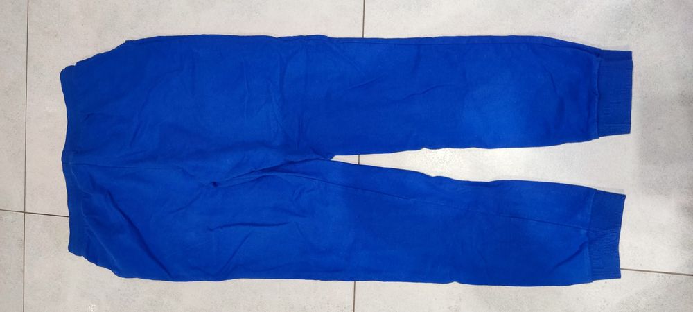 Spodnie dresowe dla dziecka 152