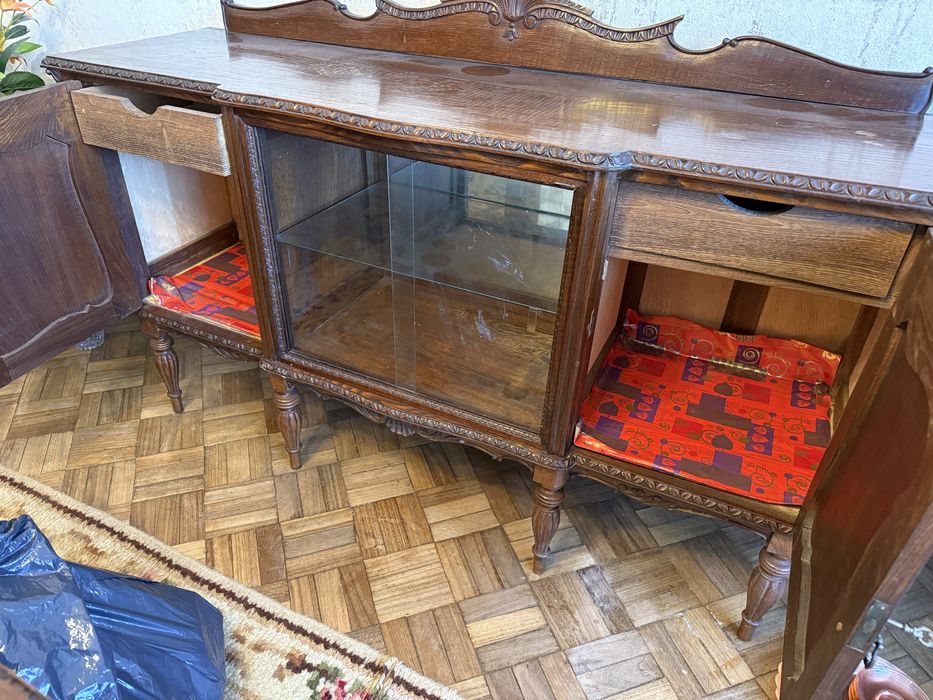 Cristaleira + Aparador + Mesa