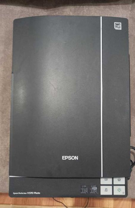 Планшетний Кольоровий Сканер Epson Perfection V370 стан гарний
