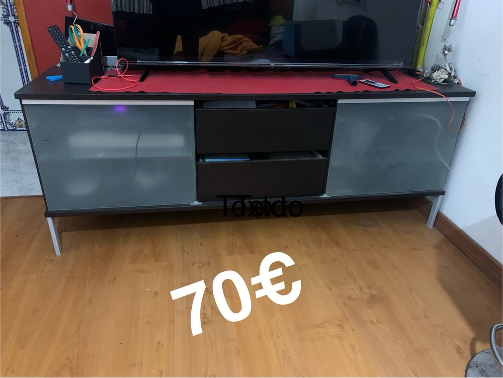 Movel tv , em bom estado , portas de vidro