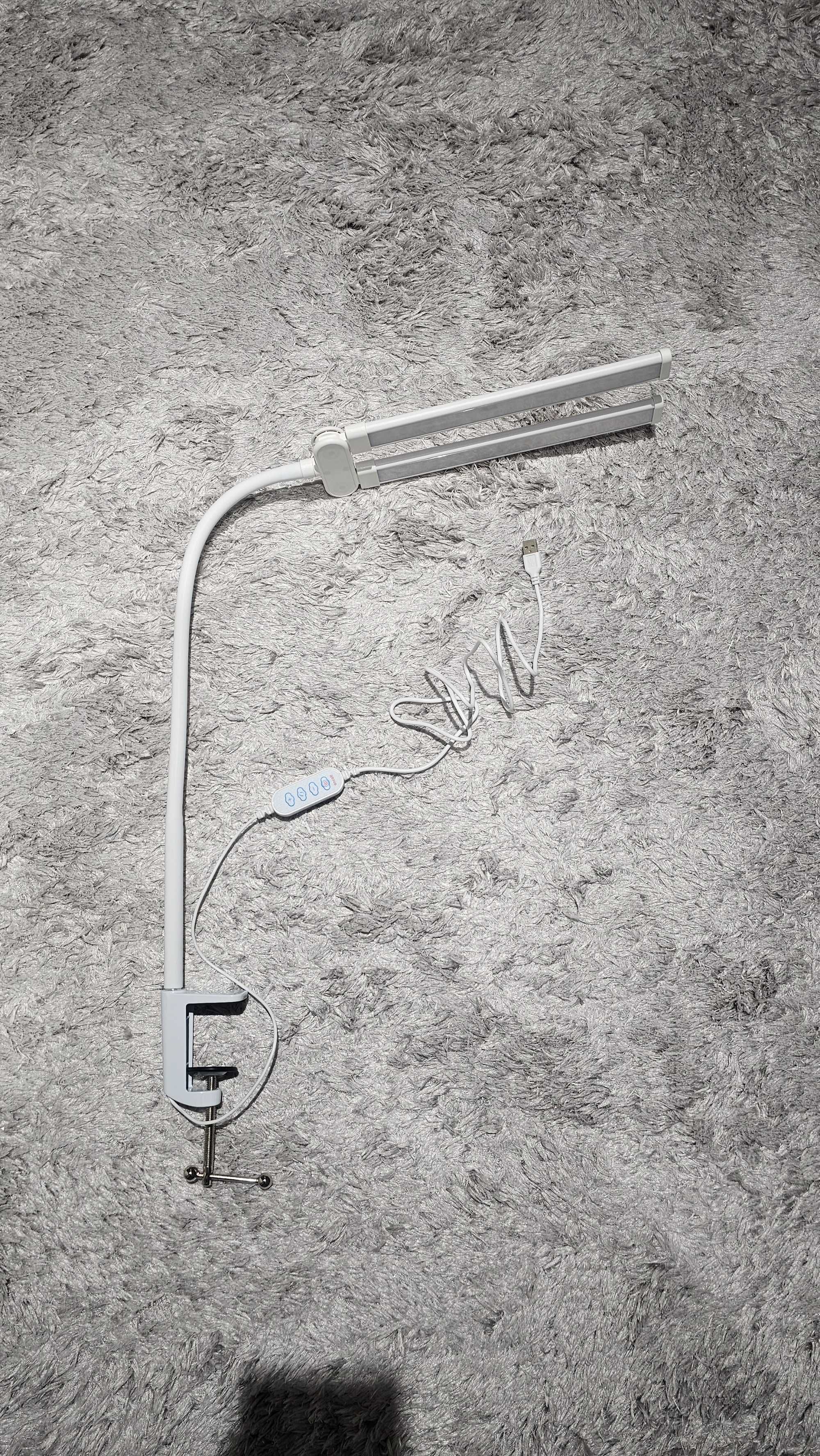 Candeeiro de Mesa LED Duplo Ajustável USB