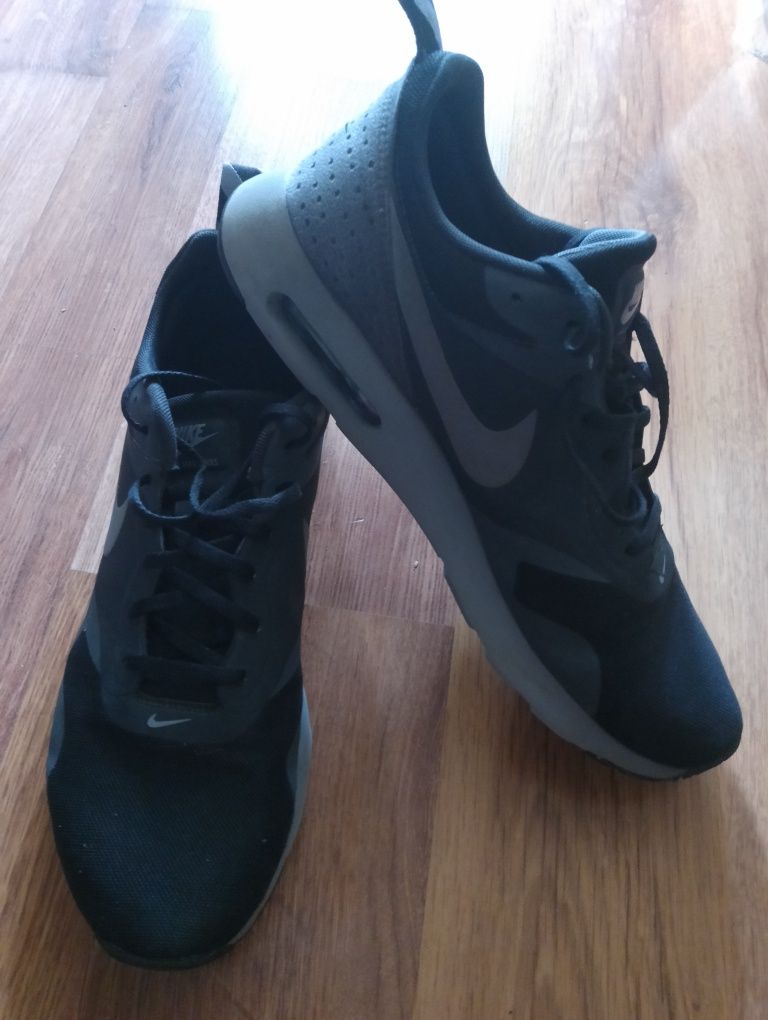 Кросівки Nike Air max Tavas