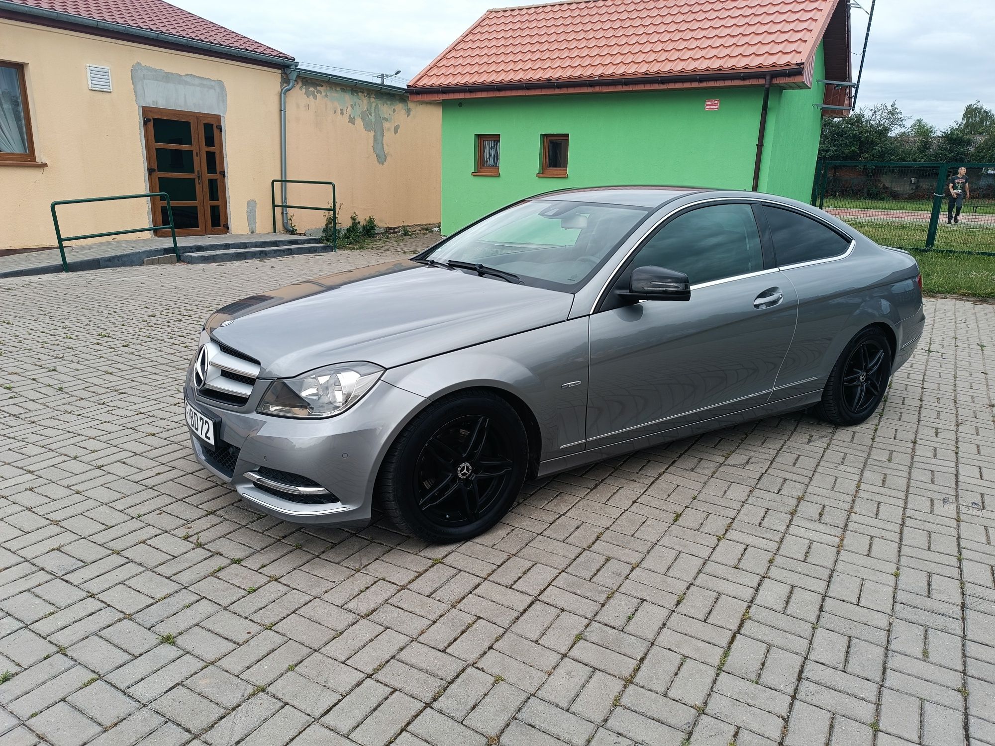 Sprzedam w204 coupe lift z Niemiec stan bardzo dobry.