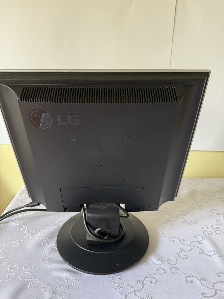 Monitor LG FLATRON L1732S-SF Plus Kabel Zasilający i Kabel VGA