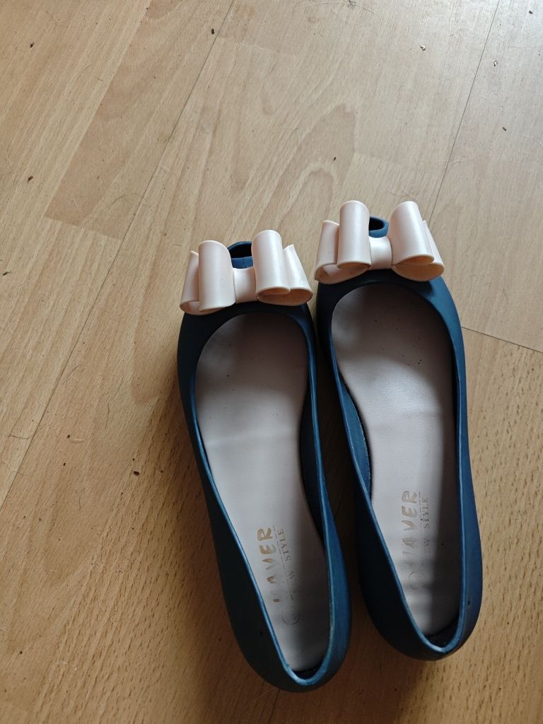 Buty balerinki kokardą 39
