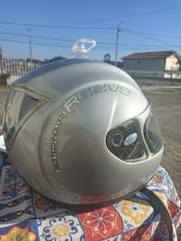 Vende-se 2 capacetes marca REEVU Vision System novos tamanhos XLe M