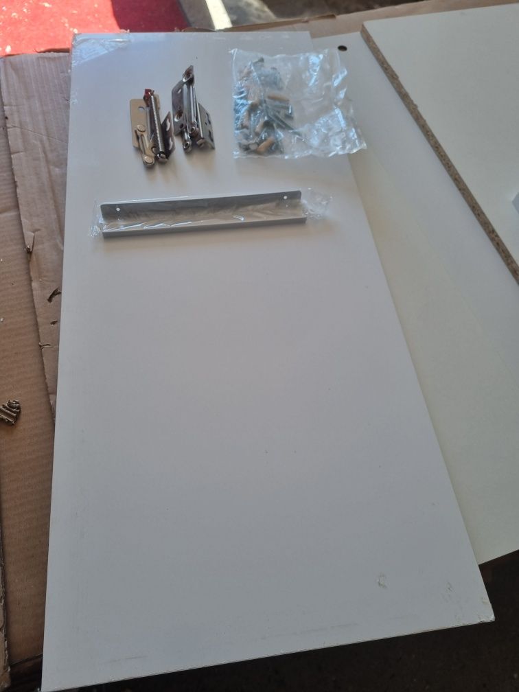 Berlioz biała lakierowana szafka wisząca 80x34x35