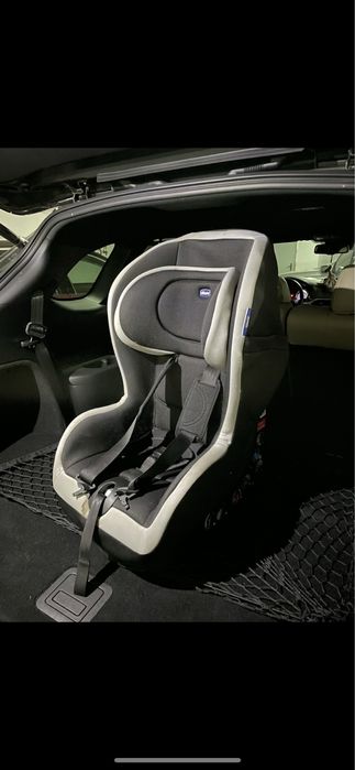 Дитяче автомобільне крісло Chicco