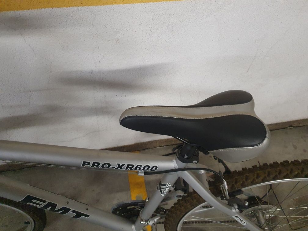 Bicicleta  EMT Pro-XR600