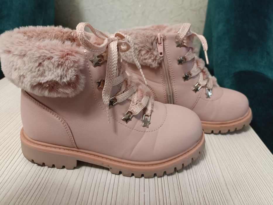 Зимове дитяче взуття для дівчаток