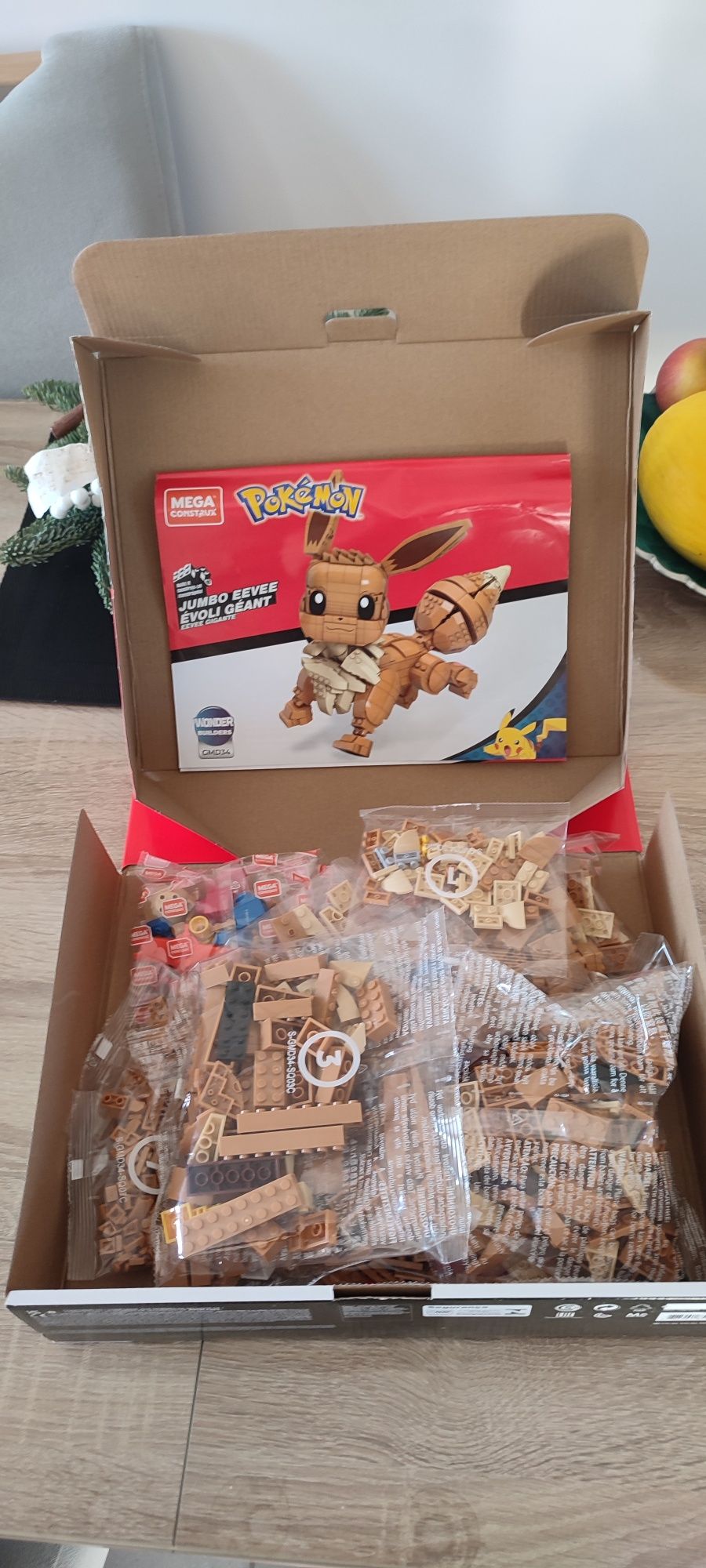 Sprzedam pokemon Jumbo eevee mega contrux
