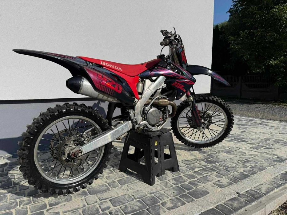 Honda CRF 450 z 2009 roku. Wtrysk.