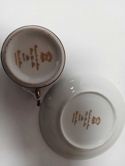 Chávena com Pires em porcelana com aplicações em prata