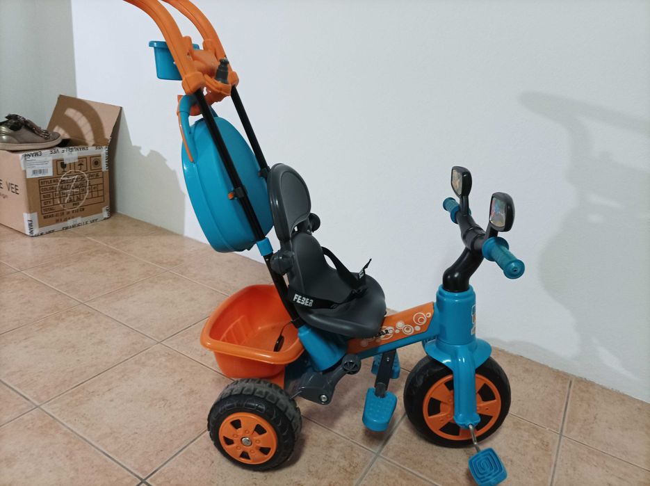 Triciclo de criança