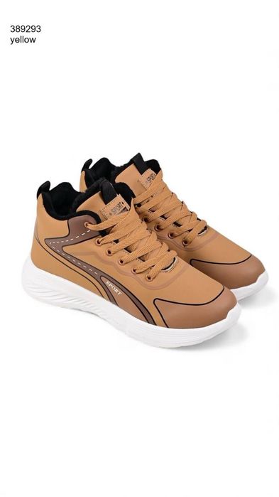 Чоловічі зимові кросівки.