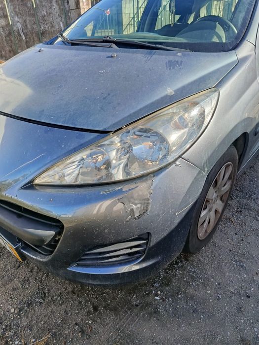 Peugeot 207 acidentado