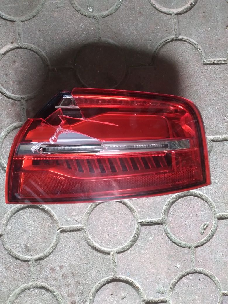 Lampa tył prawy audi a8 d4 lift uszkodzona