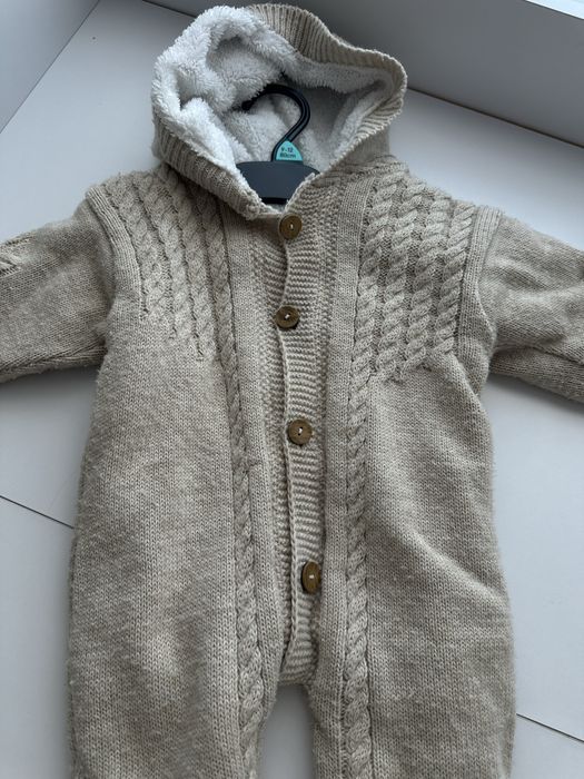 Дуже зручний вязаний камбінзон на прохолодну осінь