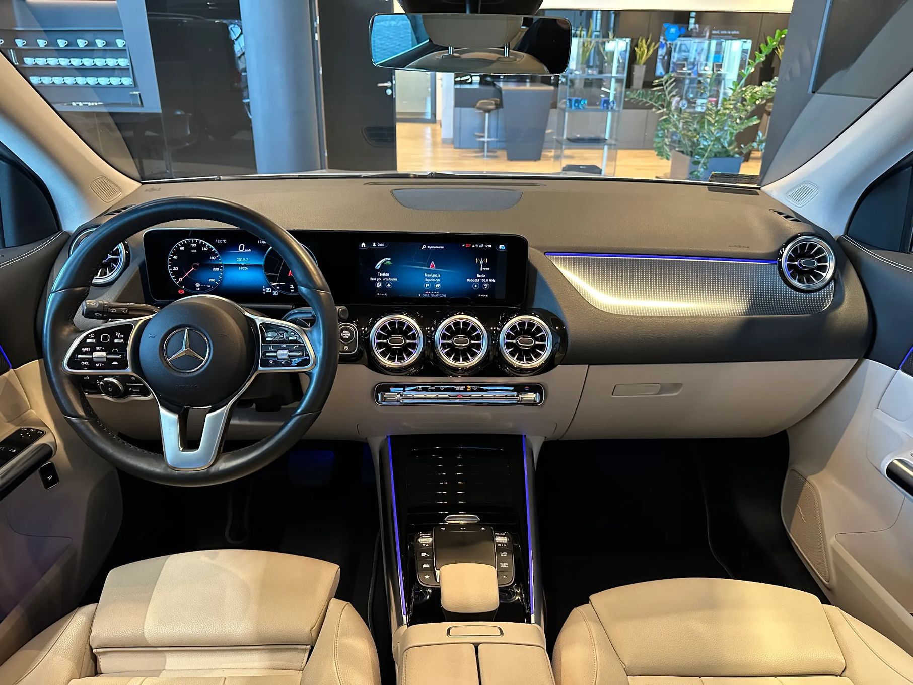 Mercedes-Benz GLA Distronic|Hak|Panorama|CarPlay|Multibeam|