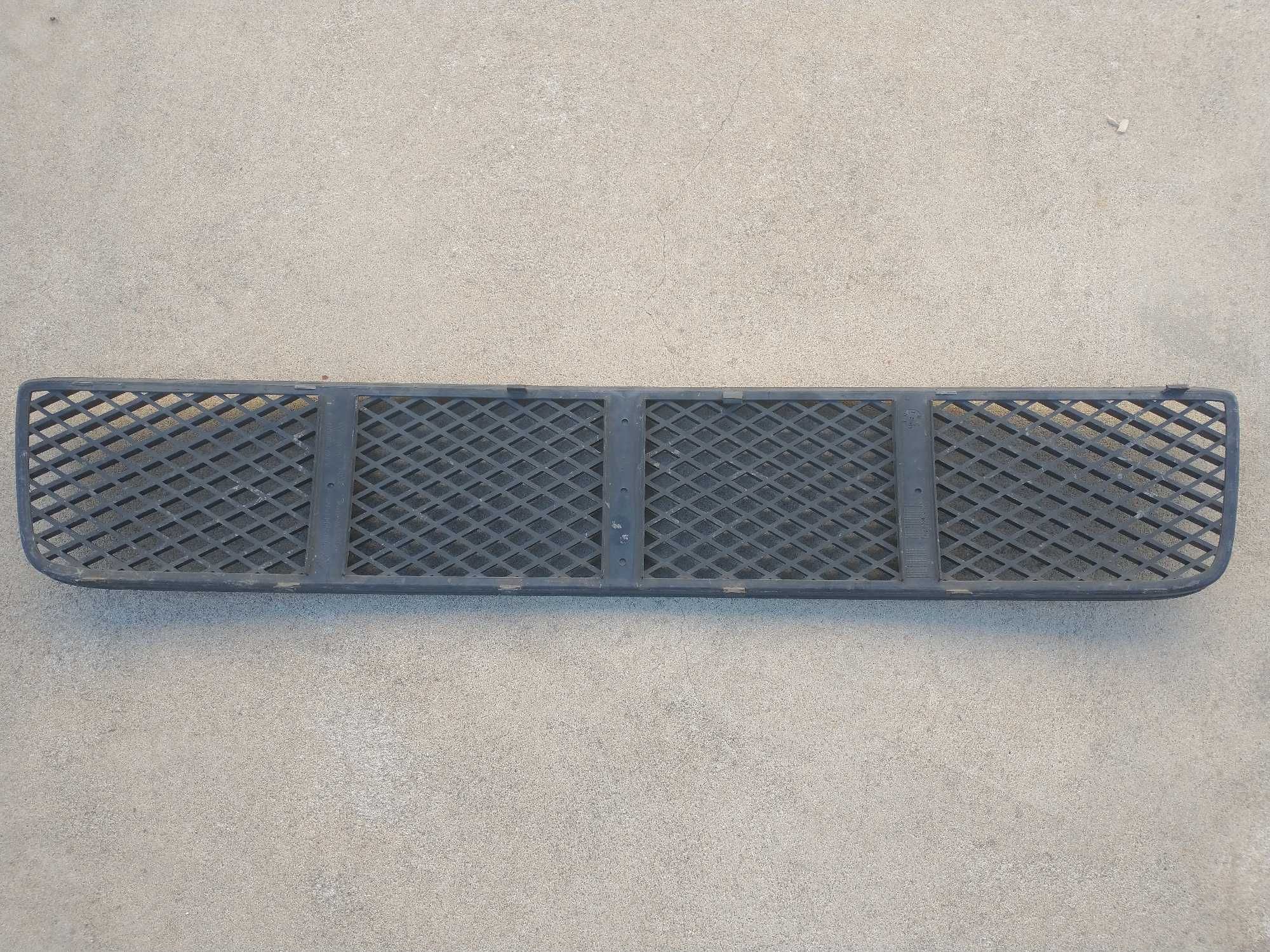 Grelha Frontal Para-choques VW Polo 6N2