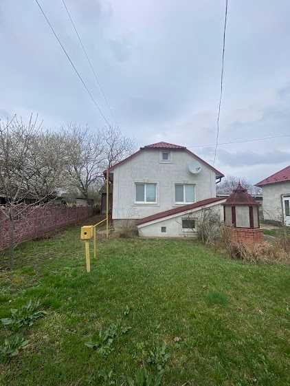 продається будинок с Керстенці (40 км від Чернівців)