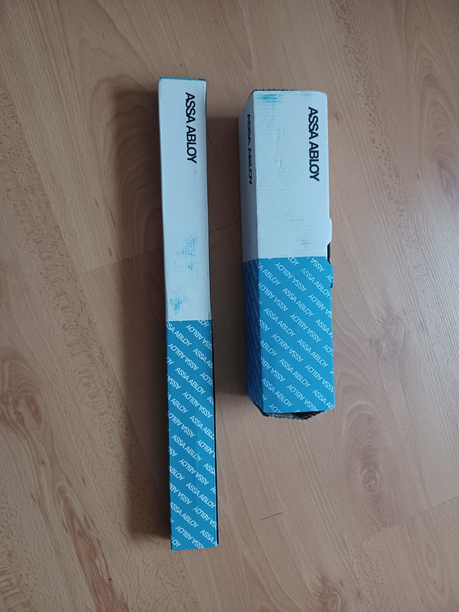 Samozamykacz ASSA ABLOY DC340 z szyną