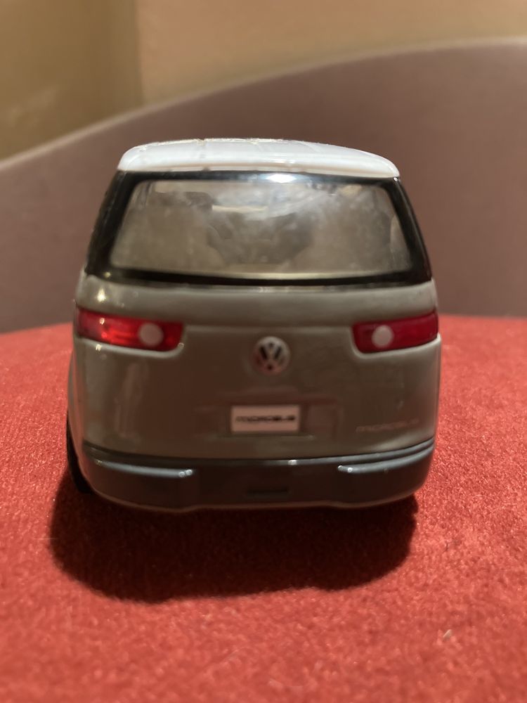 Model Volkswagen New Microbus