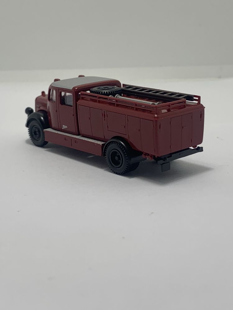 ( V ) _ Mercedes Bombeiros da Brekina escala 1/87