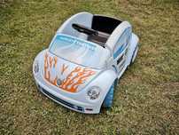Samochodzik  na akumulator Fisher Price Power Wheels VW New Breatle