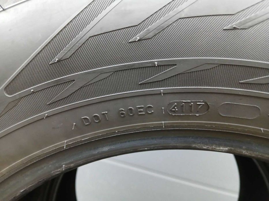 R 17 235\65 зимові шини резина bridgestone blizzak nokian hakappelitta