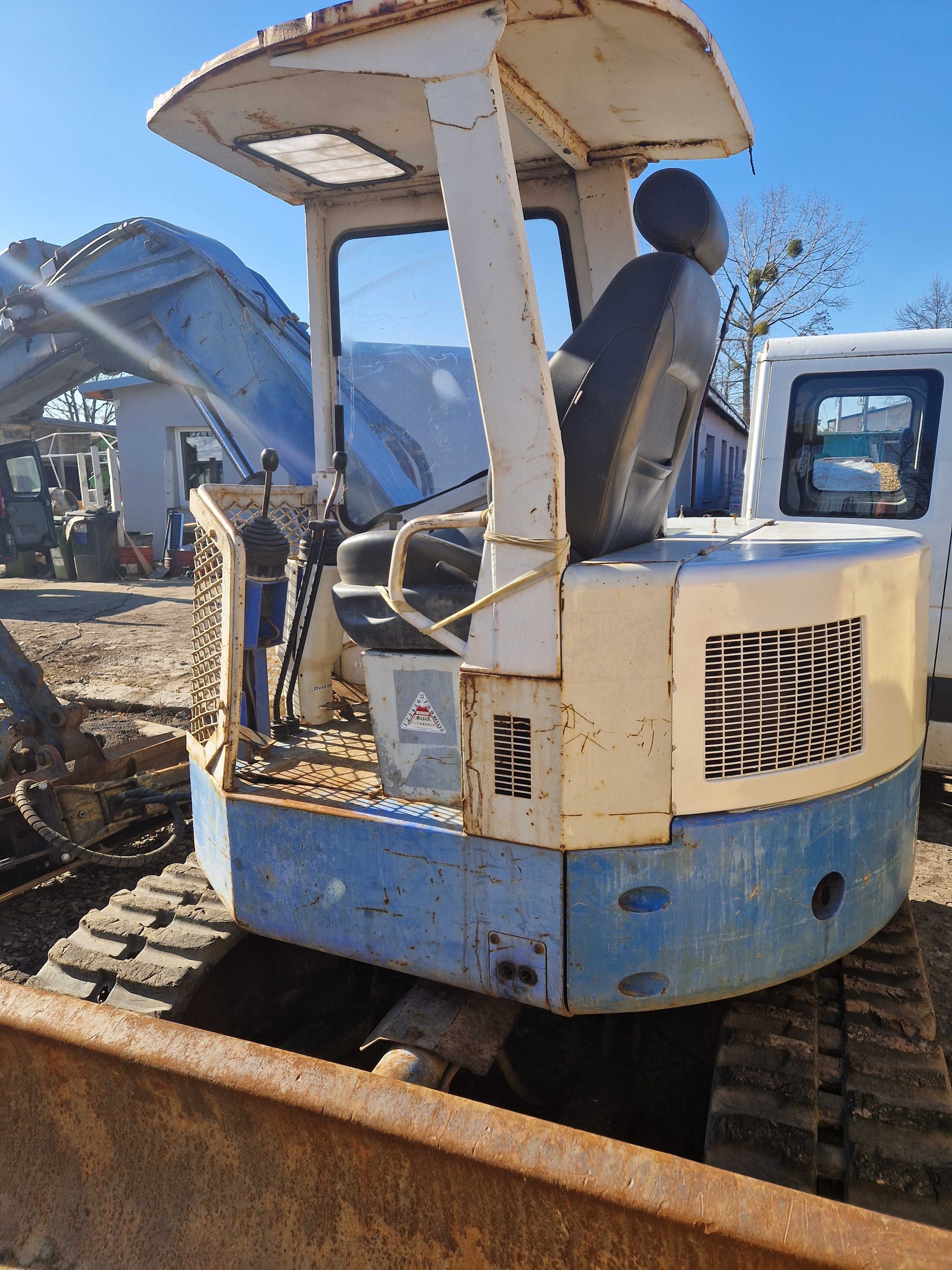 Koparka gąsienicowa HITACHI z młotem do kłucia