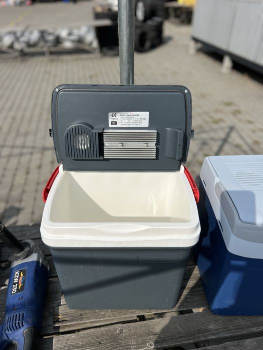 Автомобільний холодильник (фреон/12/220)