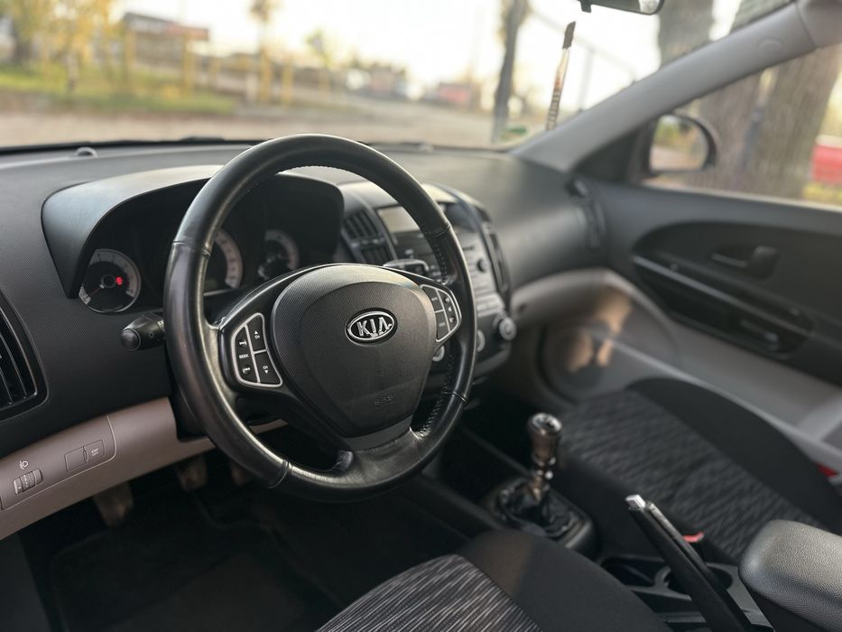 Продам Kia Ceed 2008